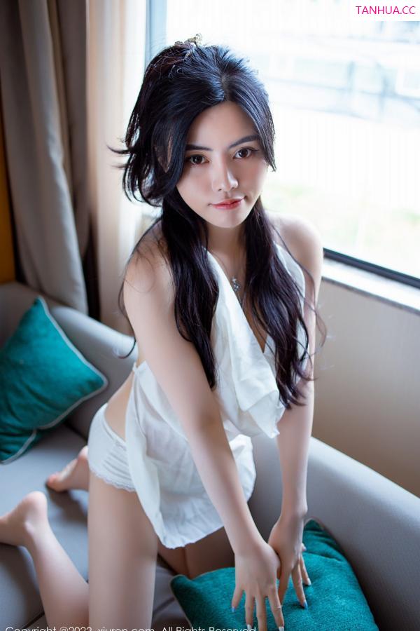 白甜  [XiuRen]高清写真图 2022.11.30 No.5929 白甜 美腿丰腴第3张图片